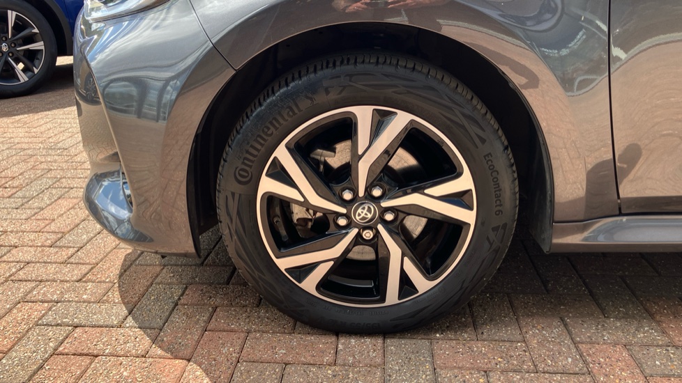 Toyota Yaris 1.5 Hybrid Design 5dr CVT Hybrid Hatchback - Image 42