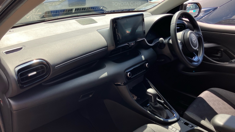 Toyota Yaris 1.5 Hybrid Design 5dr CVT Hybrid Hatchback - Image 44