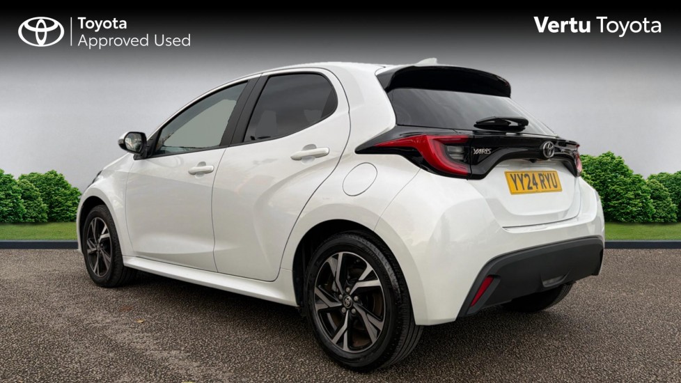 Toyota Yaris 1.5 Hybrid Design 5dr CVT Hybrid Hatchback - Image 4