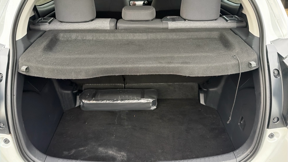Toyota Yaris 1.5 Hybrid Design 5dr CVT Hybrid Hatchback - Image 14