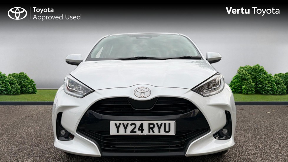 Toyota Yaris 1.5 Hybrid Design 5dr CVT Hybrid Hatchback - Image 15