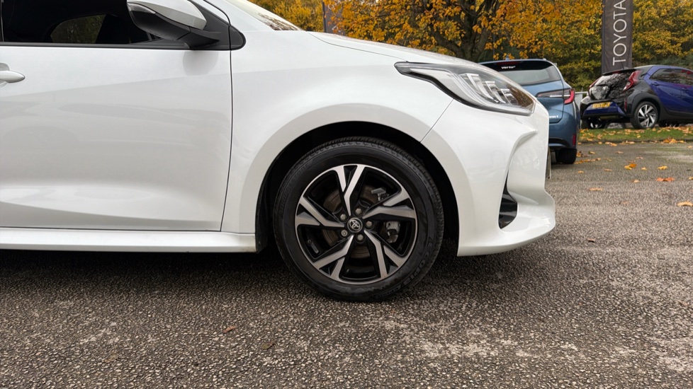 Toyota Yaris 1.5 Hybrid Design 5dr CVT Hybrid Hatchback - Image 18