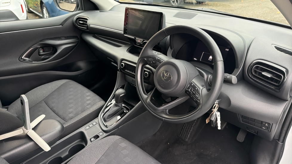 Toyota Yaris 1.5 Hybrid Design 5dr CVT Hybrid Hatchback - Image 25