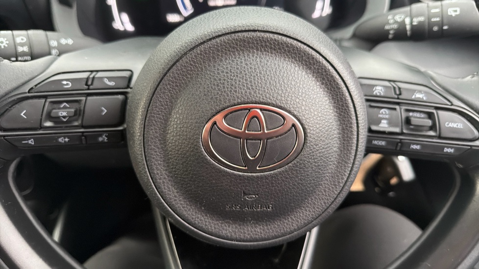 Toyota Yaris 1.5 Hybrid Design 5dr CVT Hybrid Hatchback - Image 27