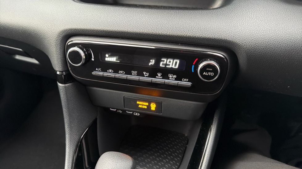Toyota Yaris 1.5 Hybrid Design 5dr CVT Hybrid Hatchback - Image 28