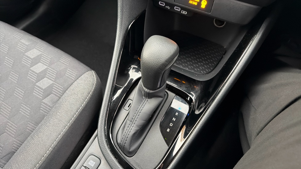 Toyota Yaris 1.5 Hybrid Design 5dr CVT Hybrid Hatchback - Image 29
