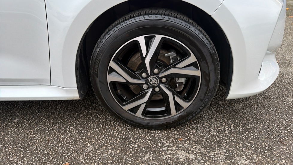 Toyota Yaris 1.5 Hybrid Design 5dr CVT Hybrid Hatchback - Image 30