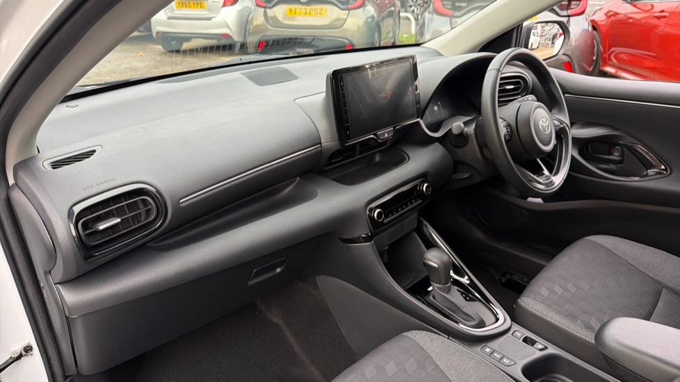 Toyota Yaris 1.5 Hybrid Design 5dr CVT Hybrid Hatchback - Image 34