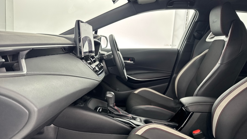 Toyota Corolla 1.8 Hybrid GR Sport 5dr CVT Hybrid Estate - Image 5