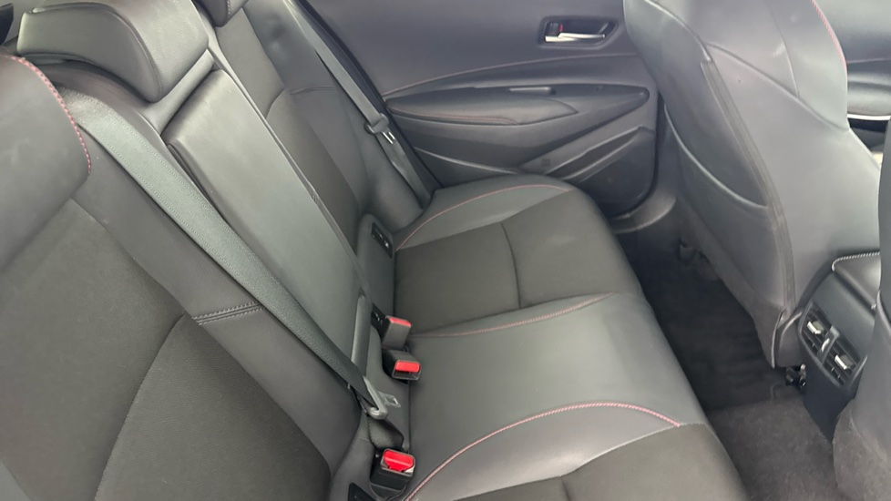 Toyota Corolla 1.8 Hybrid GR Sport 5dr CVT Hybrid Estate - Image 8