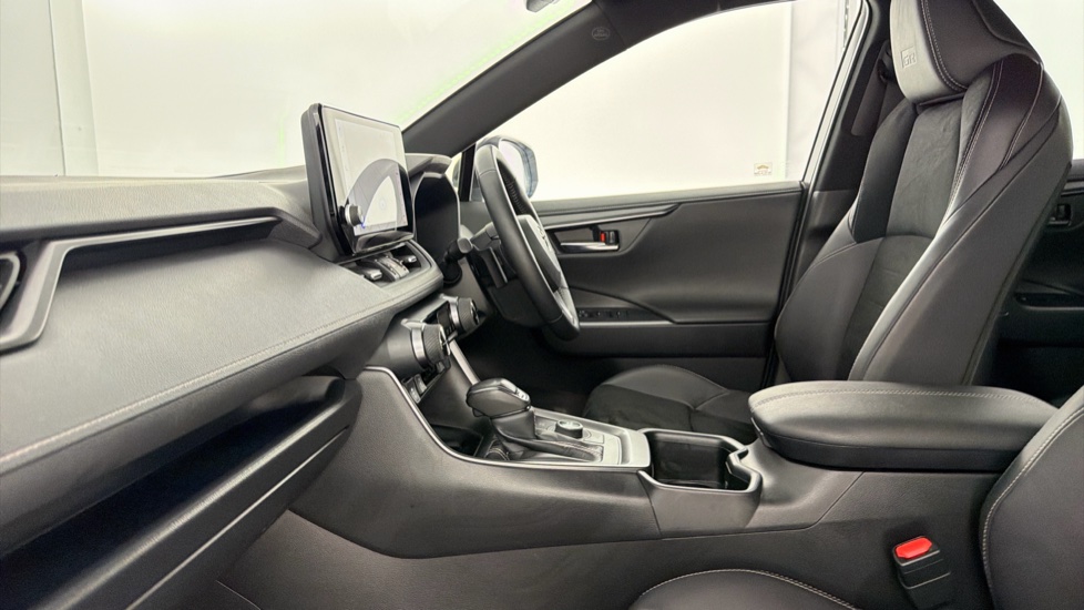 Toyota RAV4 2.5 PHEV GR Sport 5dr CVT Estate - Image 5
