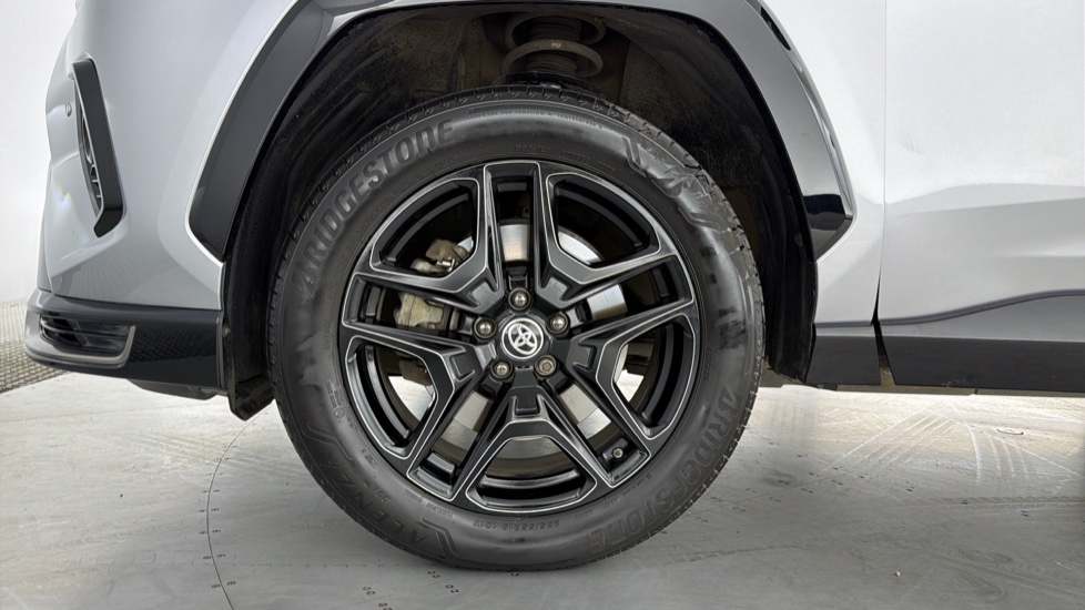 Toyota RAV4 2.5 PHEV GR Sport 5dr CVT Estate - Image 25
