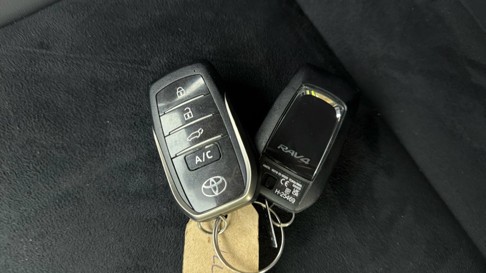 Toyota RAV4 2.5 PHEV GR Sport 5dr CVT Estate - Image 28