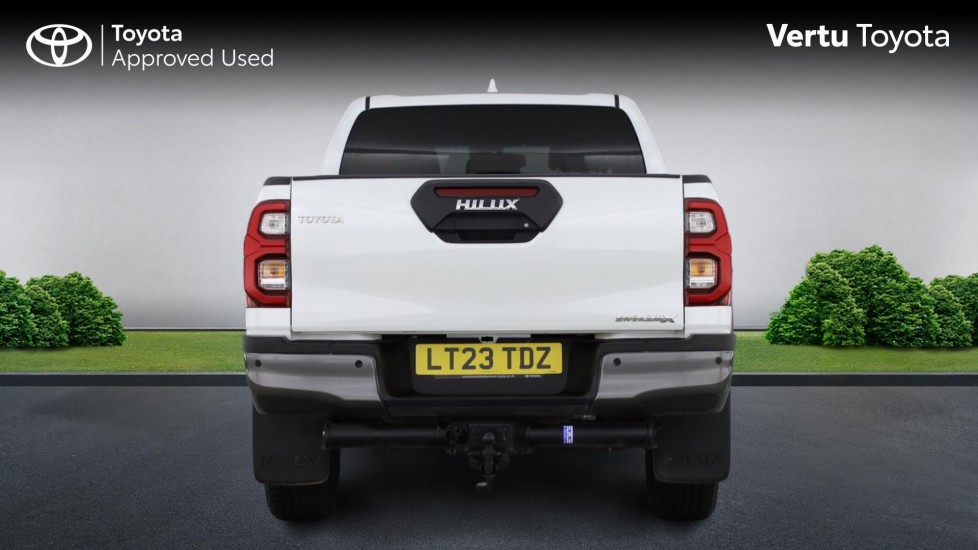 Toyota Hilux Diesel Invincible X D/Cab Pick Up 2.8 D-4D Auto - Image 26