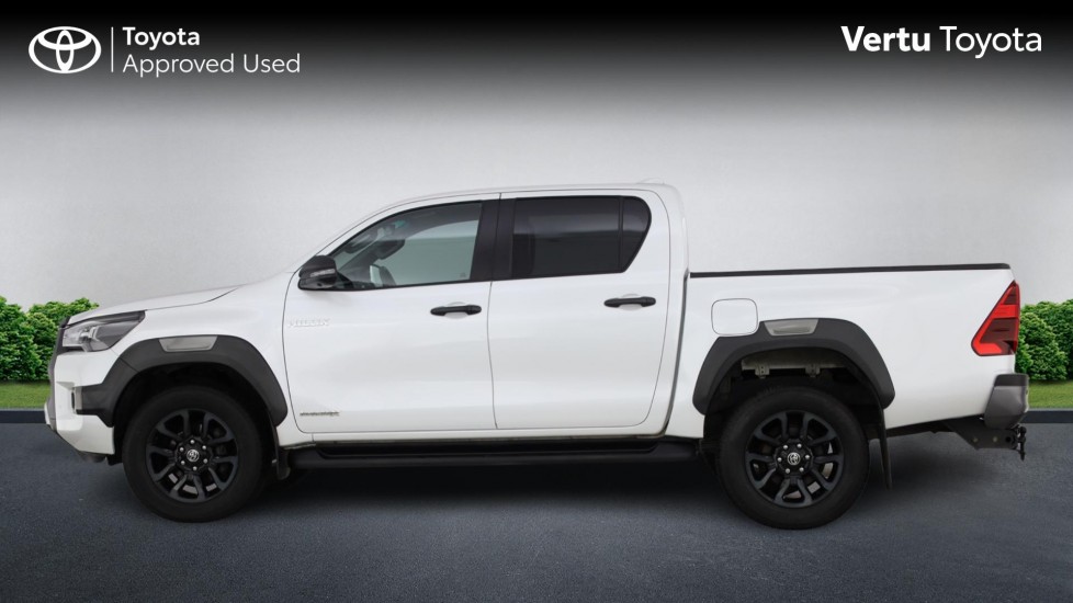 Toyota Hilux Diesel Invincible X D/Cab Pick Up 2.8 D-4D Auto - Image 24