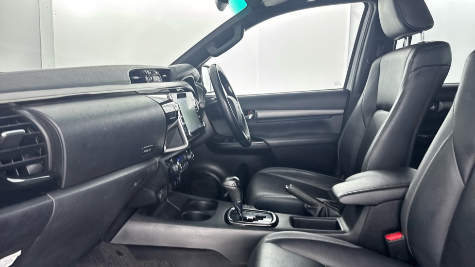 Toyota Hilux Diesel Invincible X D/Cab Pick Up 2.8 D-4D Auto - Image 5