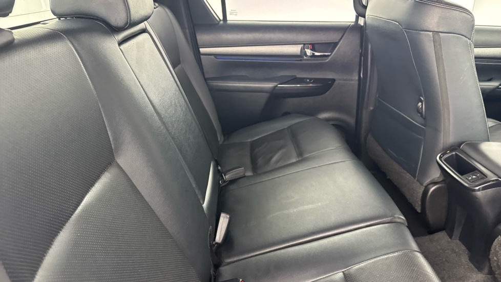 Toyota Hilux Diesel Invincible X D/Cab Pick Up 2.8 D-4D Auto - Image 8