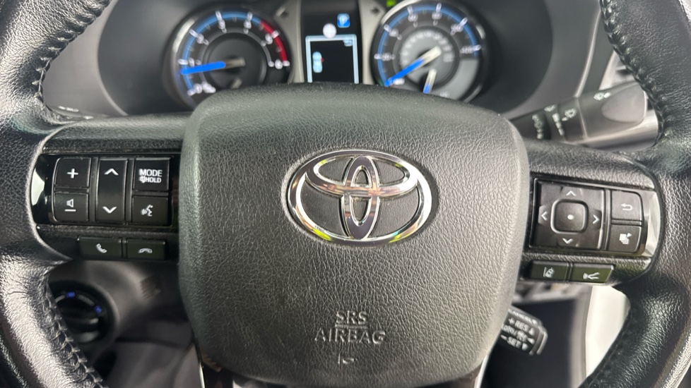 Toyota Hilux Diesel Invincible X D/Cab Pick Up 2.8 D-4D Auto - Image 10
