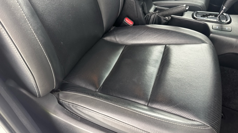 Toyota Hilux Diesel Invincible X D/Cab Pick Up 2.8 D-4D Auto - Image 17