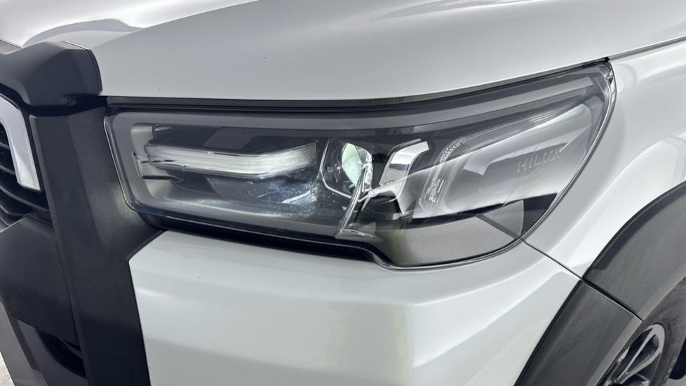 Toyota Hilux Diesel Invincible X D/Cab Pick Up 2.8 D-4D Auto - Image 20