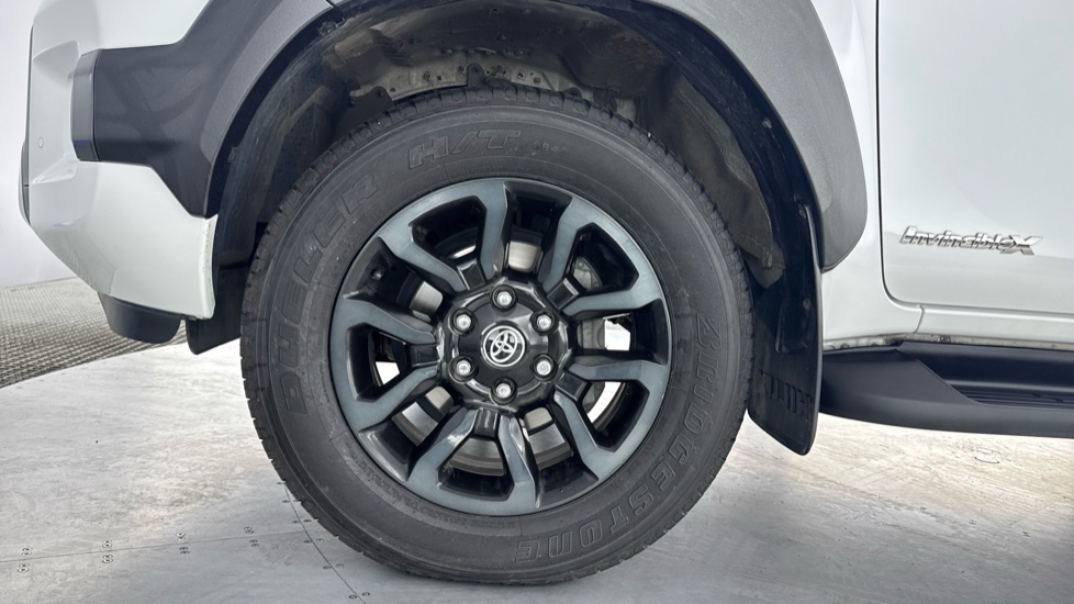 Toyota Hilux Diesel Invincible X D/Cab Pick Up 2.8 D-4D Auto - Image 25