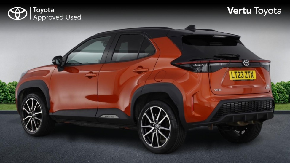 Toyota Yaris Cross 1.5 Hybrid GR Sport 5dr CVT Hybrid Estate - Image 4