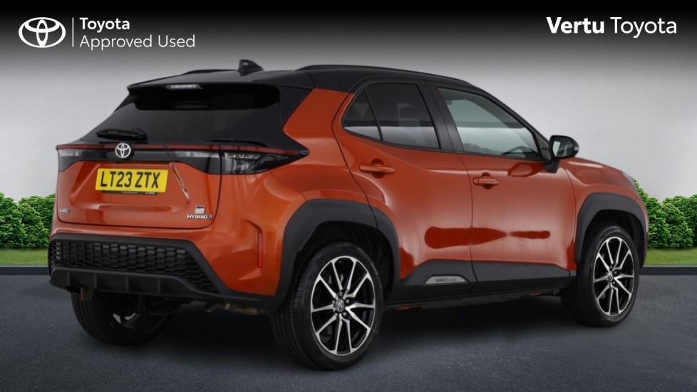 Toyota Yaris Cross 1.5 Hybrid GR Sport 5dr CVT Hybrid Estate - Image 2