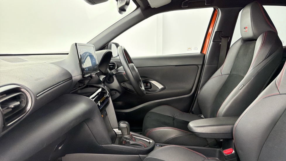 Toyota Yaris Cross 1.5 Hybrid GR Sport 5dr CVT Hybrid Estate - Image 5