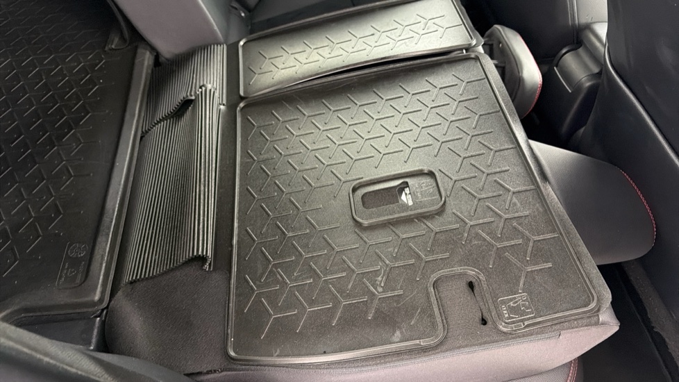 Toyota Yaris Cross 1.5 Hybrid GR Sport 5dr CVT Hybrid Estate - Image 18