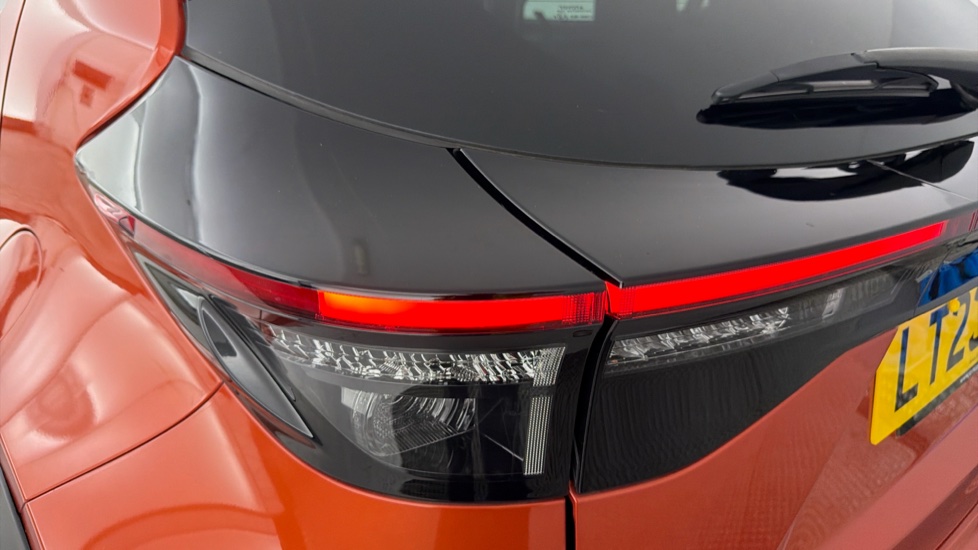 Toyota Yaris Cross 1.5 Hybrid GR Sport 5dr CVT Hybrid Estate - Image 21