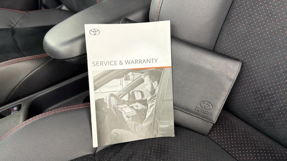Toyota Yaris Cross 1.5 Hybrid GR Sport 5dr CVT Hybrid Estate - Image 27
