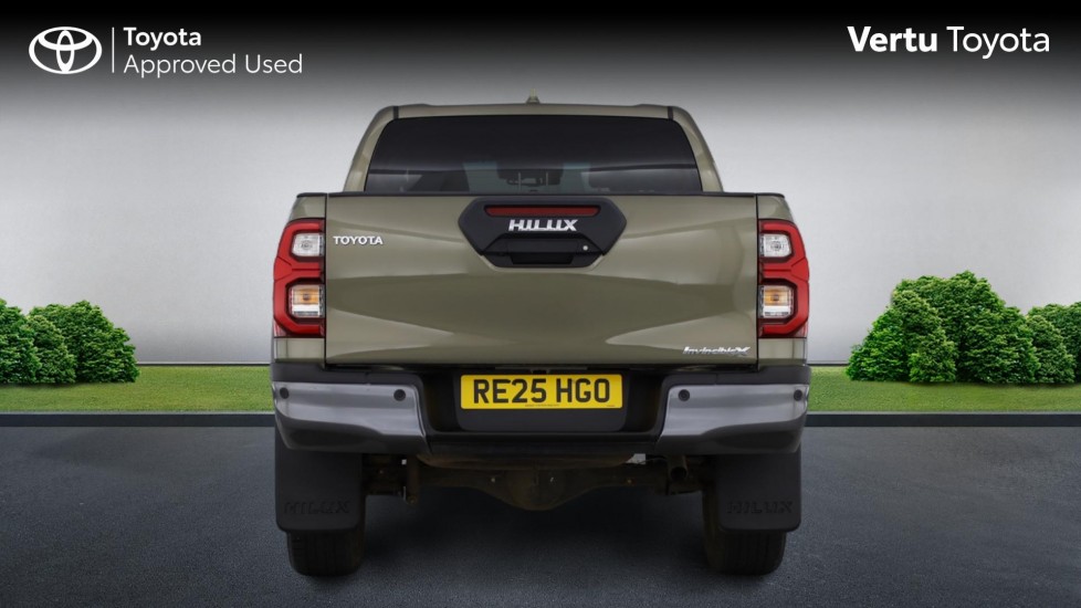 Toyota Hilux Diesel Invincible X D/Cab Pick Up 2.8 D 48V Auto - Image 26