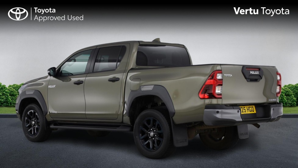 Toyota Hilux Diesel Invincible X D/Cab Pick Up 2.8 D 48V Auto - Image 4
