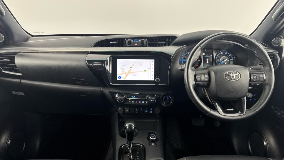 Toyota Hilux Diesel Invincible X D/Cab Pick Up 2.8 D 48V Auto - Image 6