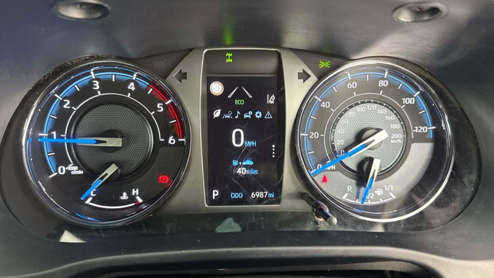 Toyota Hilux Diesel Invincible X D/Cab Pick Up 2.8 D 48V Auto - Image 11