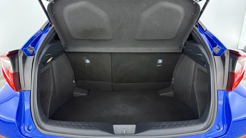 Toyota C-HR 1.8 Hybrid Design 5dr CVT Hybrid Hatchback - Image 13