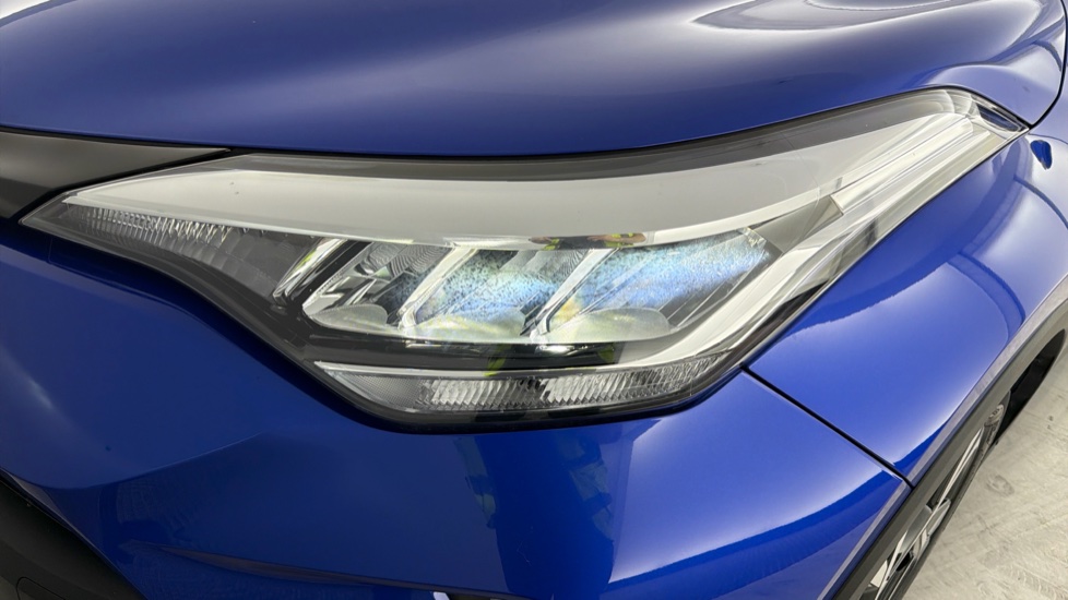 Toyota C-HR 1.8 Hybrid Design 5dr CVT Hybrid Hatchback - Image 20