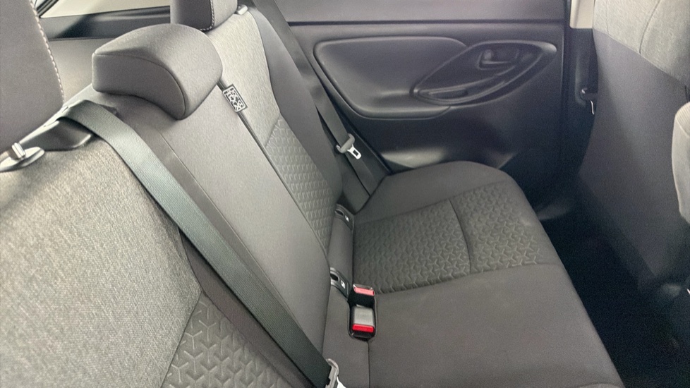 Toyota Yaris Cross 1.5 Hybrid Icon 5dr CVT Hybrid Estate - Image 8