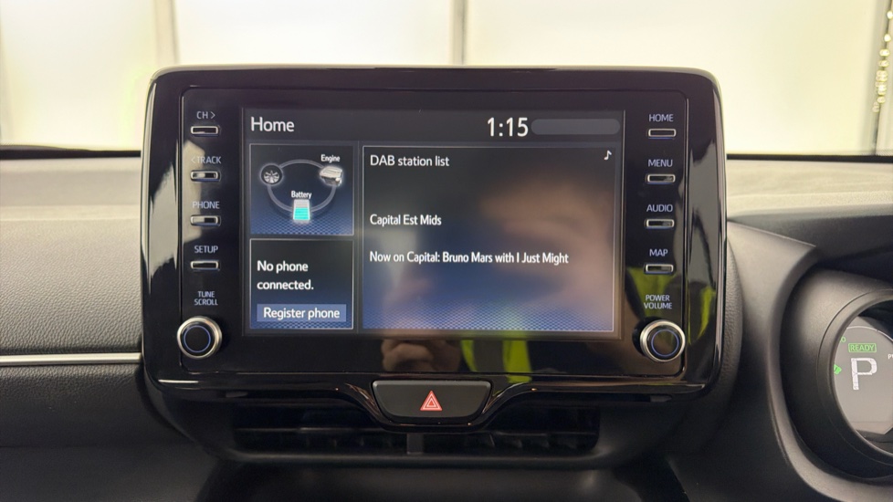Toyota Yaris Cross 1.5 Hybrid Icon 5dr CVT Hybrid Estate - Image 9