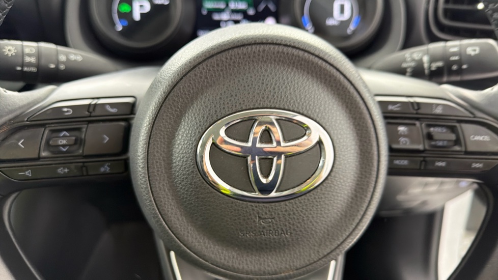 Toyota Yaris Cross 1.5 Hybrid Icon 5dr CVT Hybrid Estate - Image 10