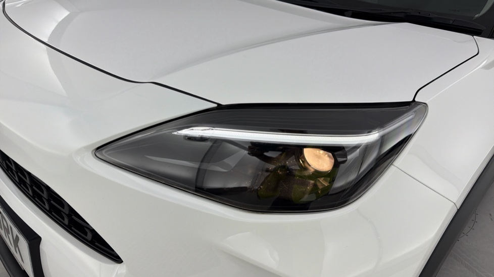 Toyota Yaris Cross 1.5 Hybrid Icon 5dr CVT Hybrid Estate - Image 20