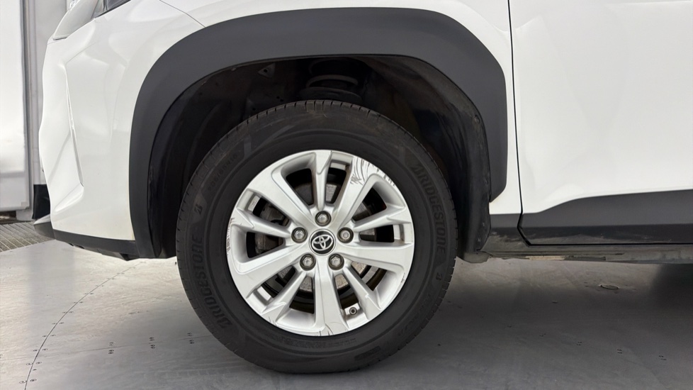Toyota Yaris Cross 1.5 Hybrid Icon 5dr CVT Hybrid Estate - Image 25