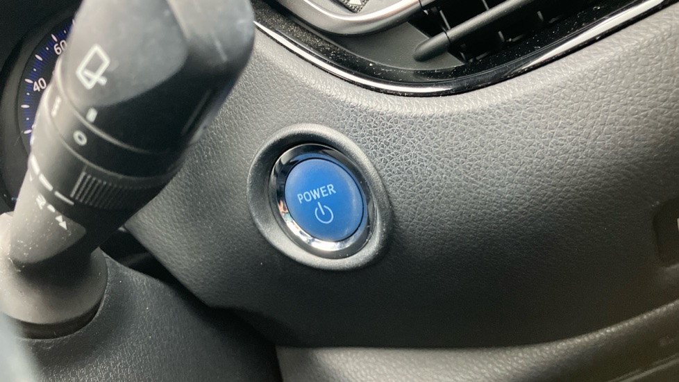 Toyota C-HR 1.8 Hybrid Design 5dr CVT Hybrid Hatchback - Image 16