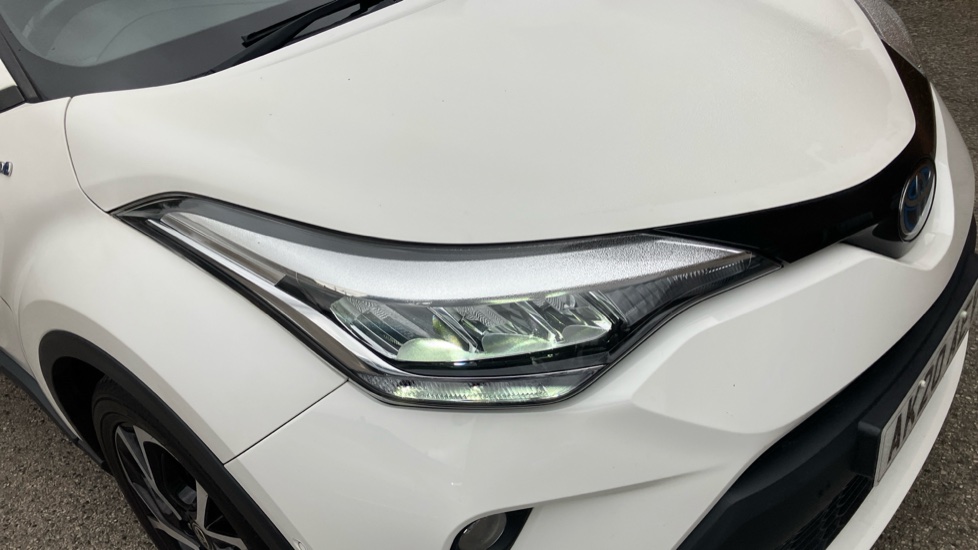 Toyota C-HR 1.8 Hybrid Design 5dr CVT Hybrid Hatchback - Image 20