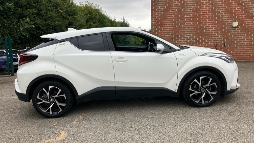 Toyota C-HR 1.8 Hybrid Design 5dr CVT Hybrid Hatchback - Image 23