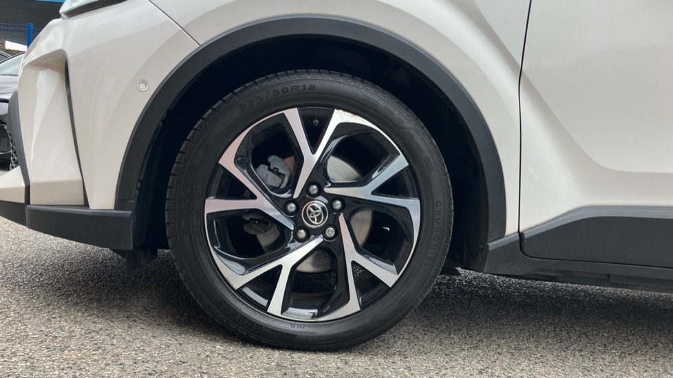 Toyota C-HR 1.8 Hybrid Design 5dr CVT Hybrid Hatchback - Image 25