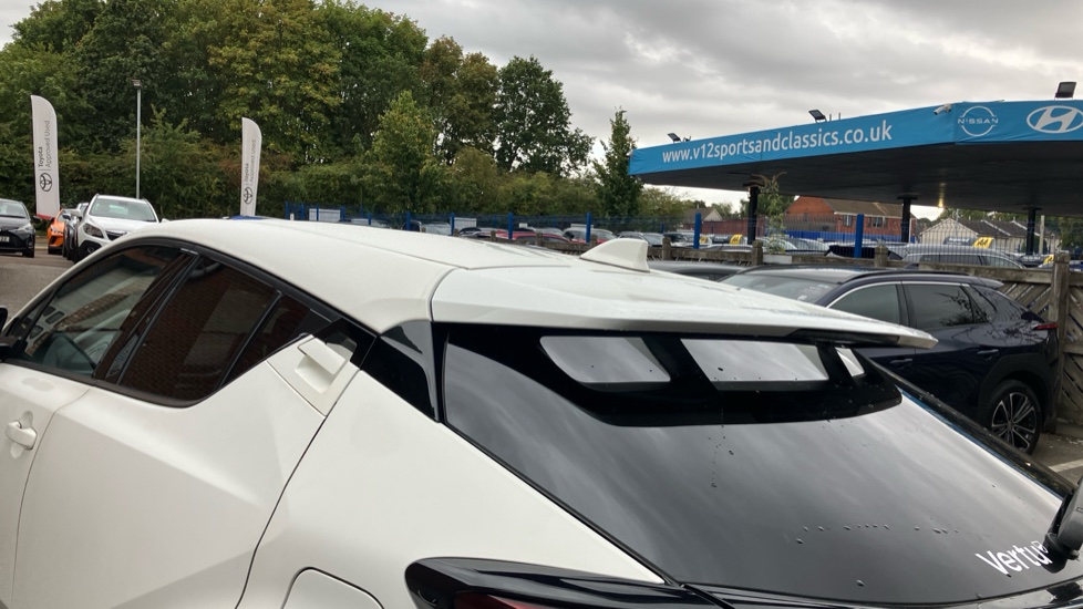 Toyota C-HR 1.8 Hybrid Design 5dr CVT Hybrid Hatchback - Image 35