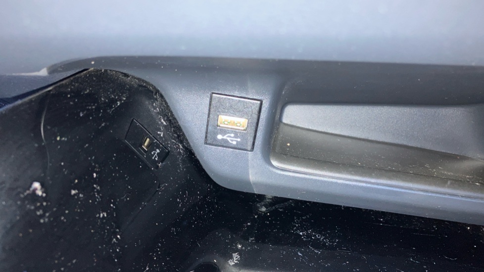 Toyota C-HR 1.8 Hybrid Design 5dr CVT Hybrid Hatchback - Image 39