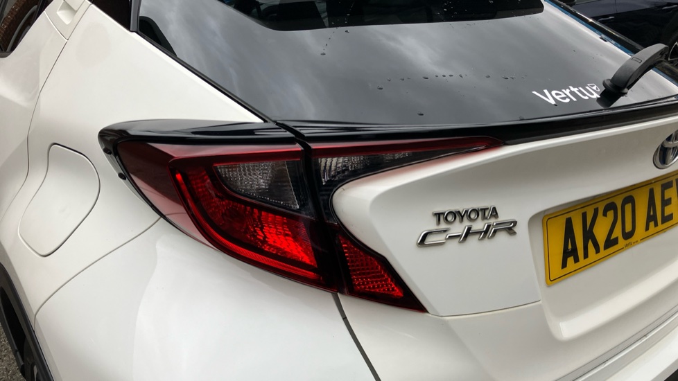Toyota C-HR 1.8 Hybrid Design 5dr CVT Hybrid Hatchback - Image 45