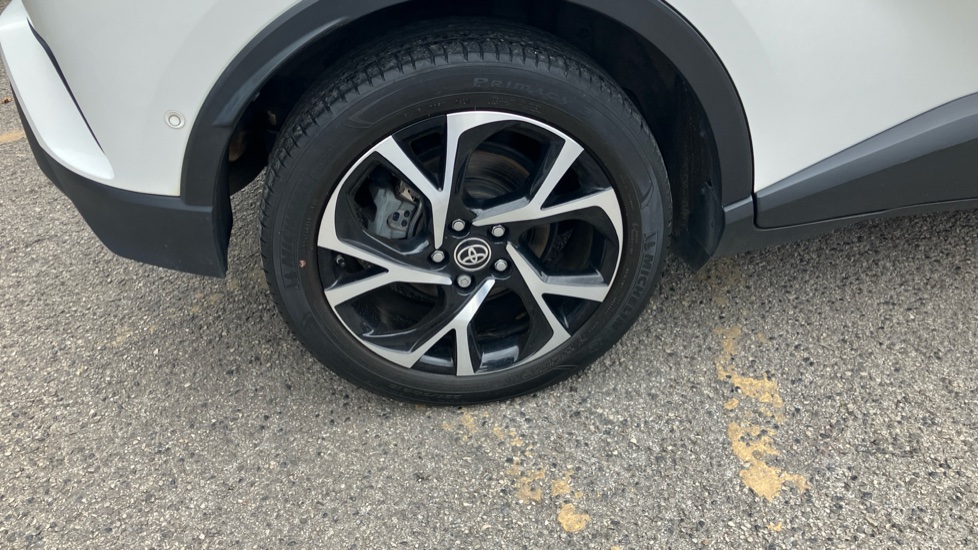 Toyota C-HR 1.8 Hybrid Design 5dr CVT Hybrid Hatchback - Image 57